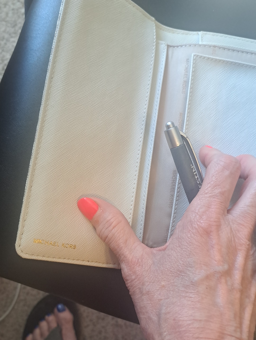 Michael Kors White and Light Gray Signature Wallet with Gold Plaque - Picture 4 of 6
